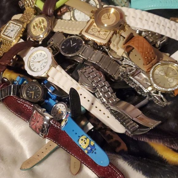 Resellers Lot of 40 Watches Collectors Flea Market Crafters Steampunk NO OFFERS! - Picture 9 of 10